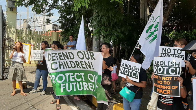 Senate-protest-vs-anti-child-bills